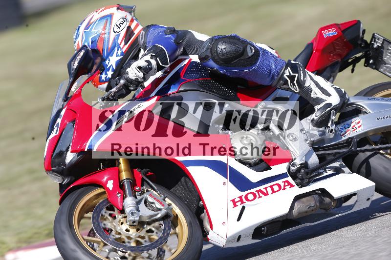 /Archiv-2025/49 26.08.2025 Cornu Master School ADR/rot-rouge/37